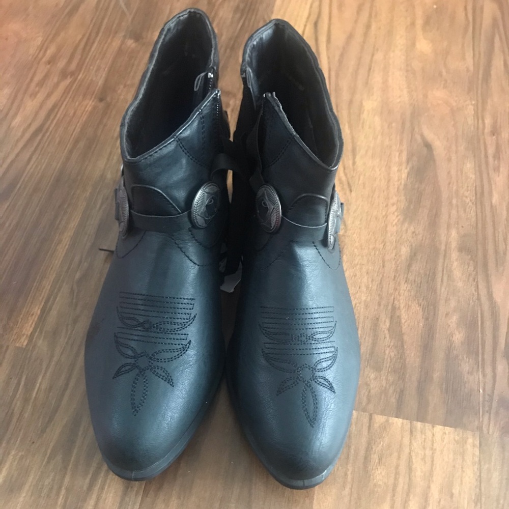 Rue 21 boot